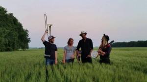 folk road show photo